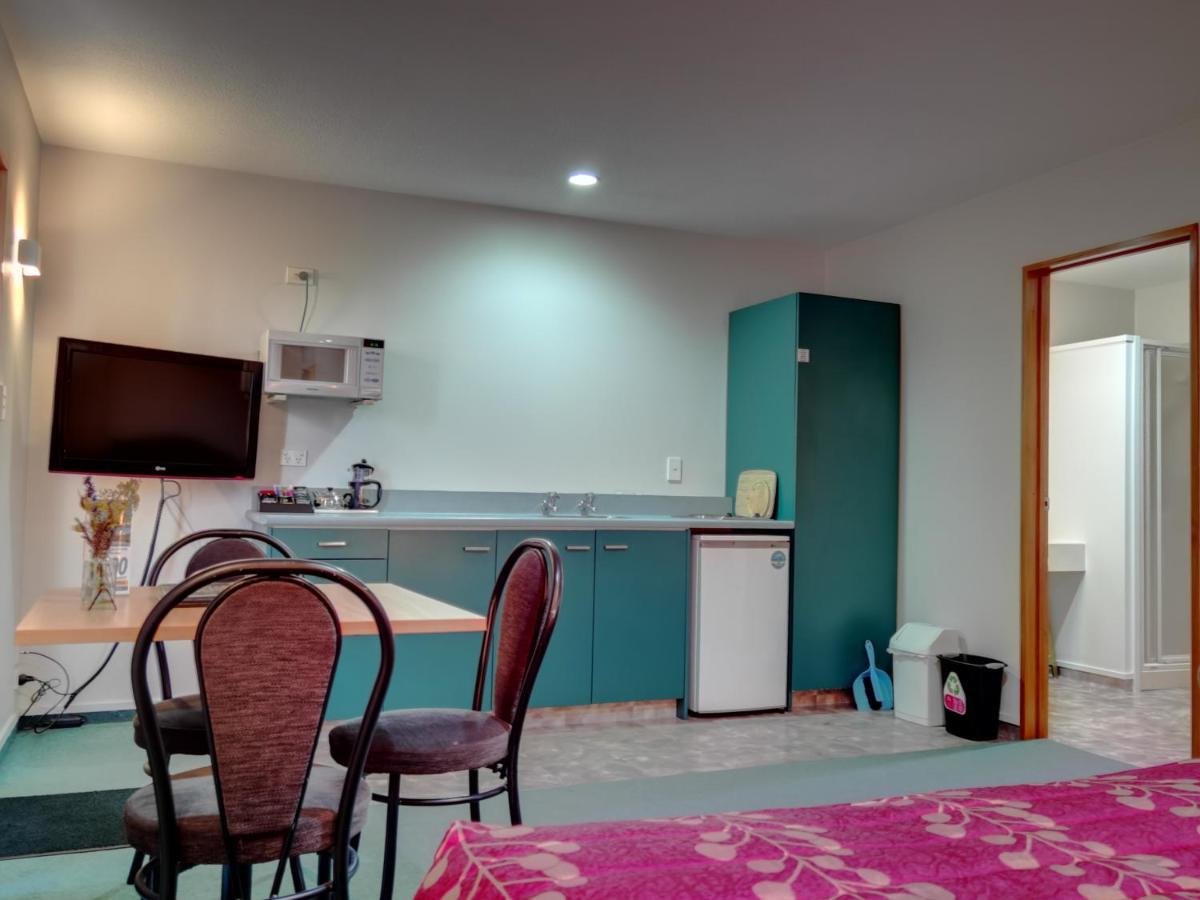 אואהמרו Asure Ambassador Motor Lodge מראה חיצוני תמונה